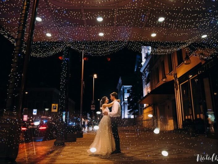 Фото Минск, Свадьба ночью, вечерняя подсветка, невеста и жених, ночной город