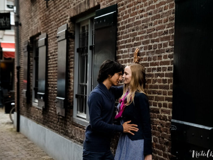 Love story, Голландия, Старый Город, молодая пара, лав стори,, окна и стены